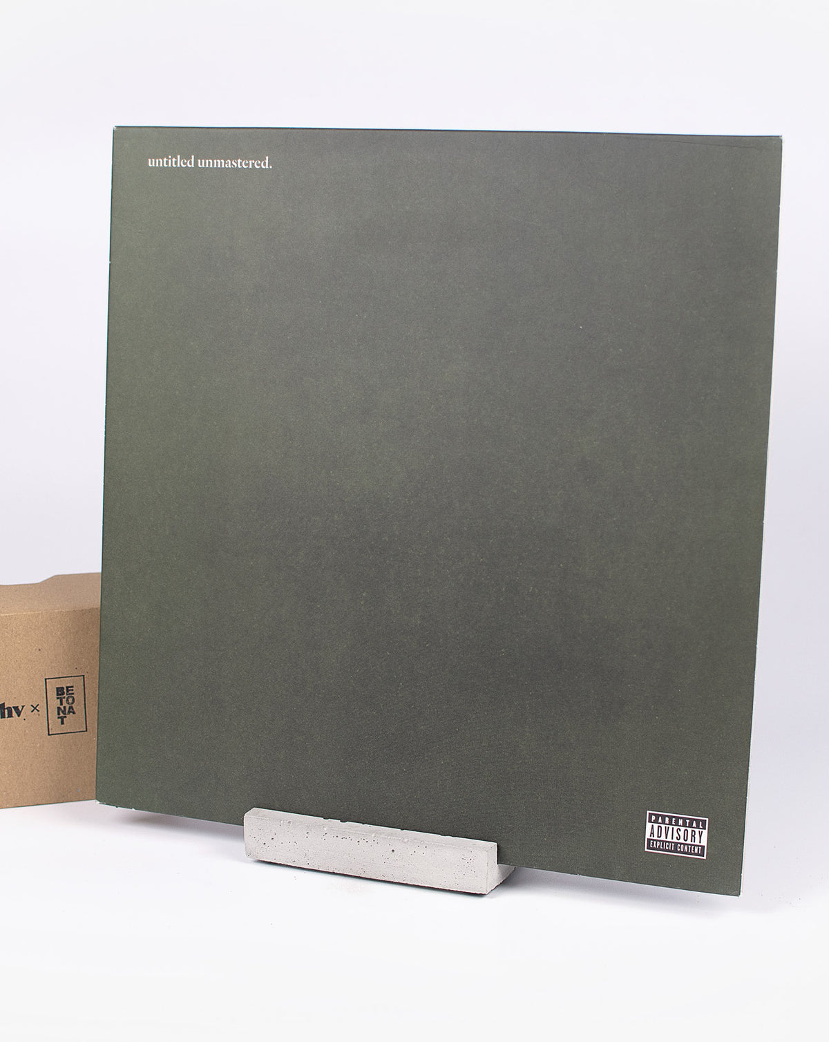 HHV × BETONAT Vinyl Stand