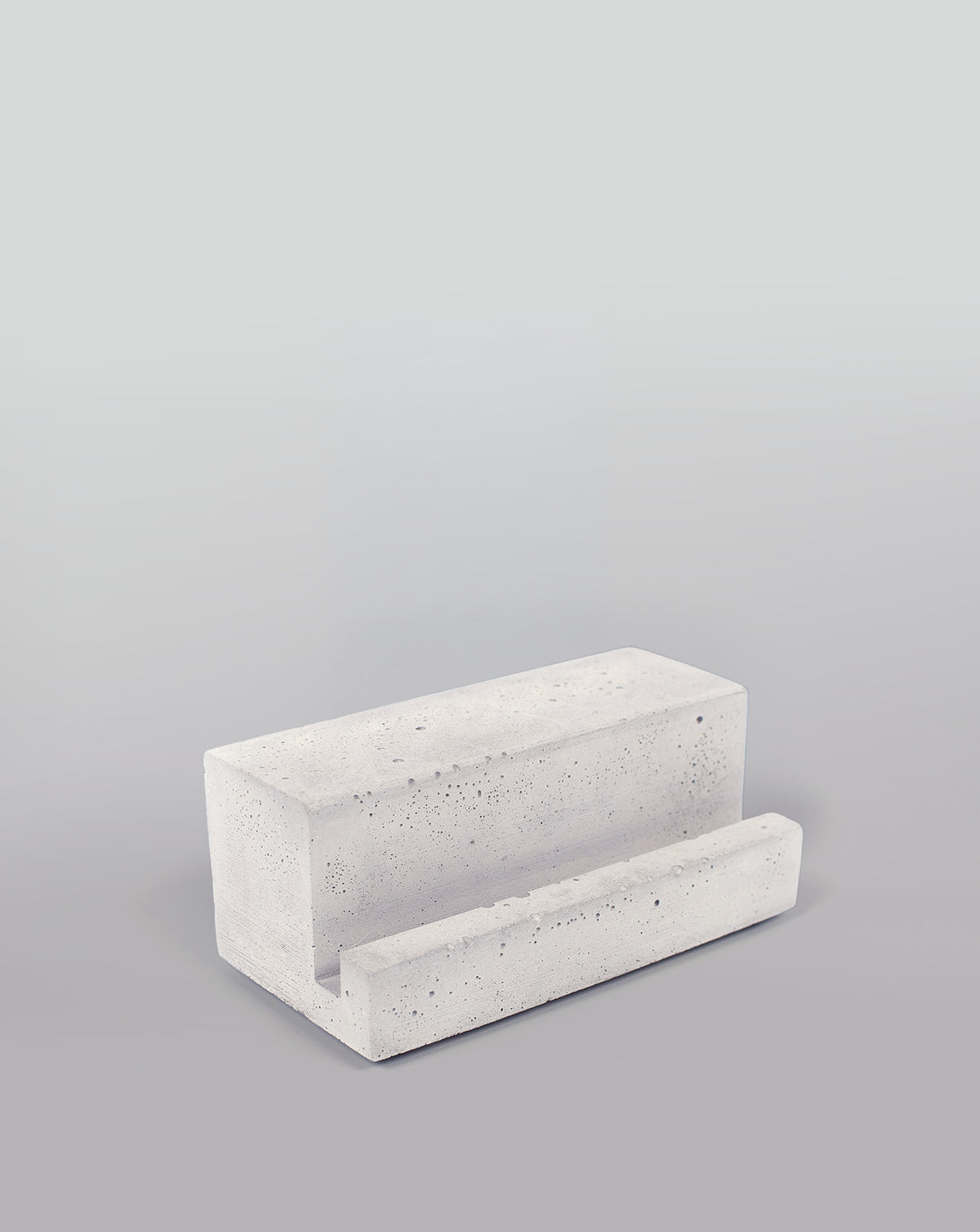 HHV × BETONAT Vinyl Stand